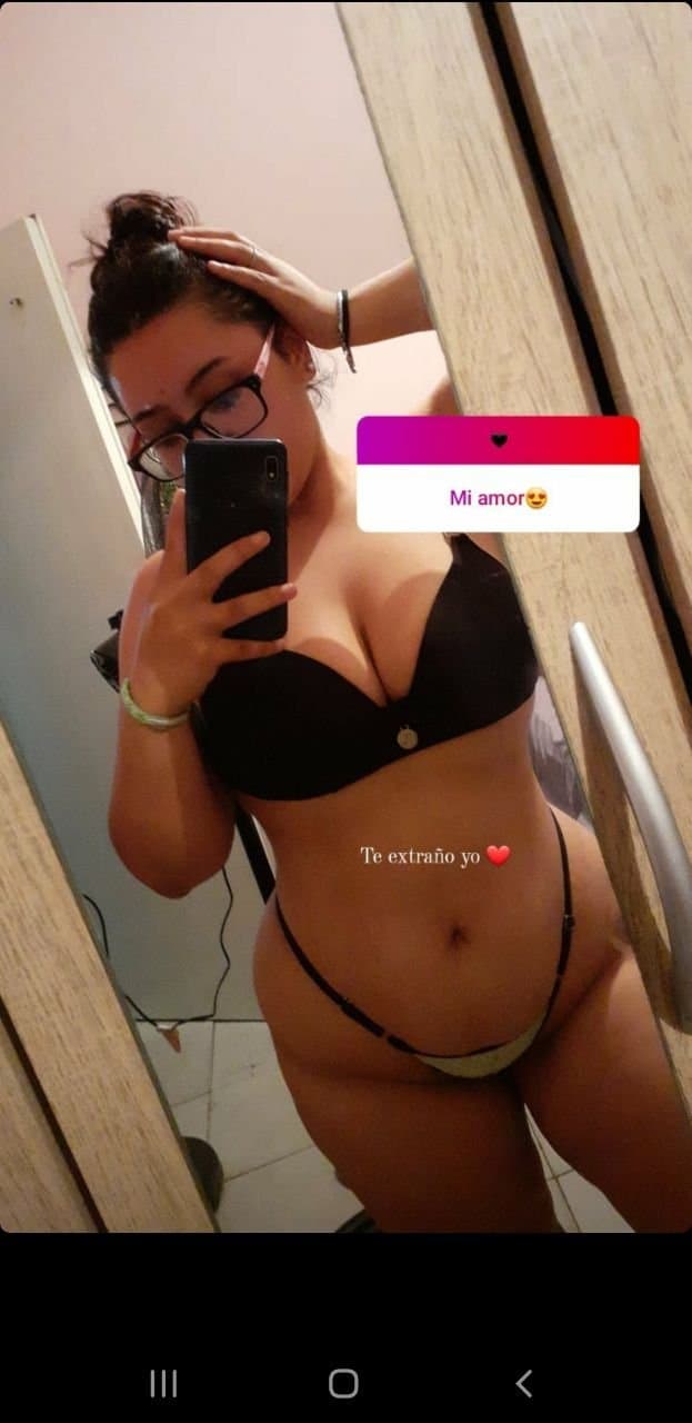 Gordibuena Argentina puta, cara de que se come la pija entera la puta, las pedazos de tetas que tien