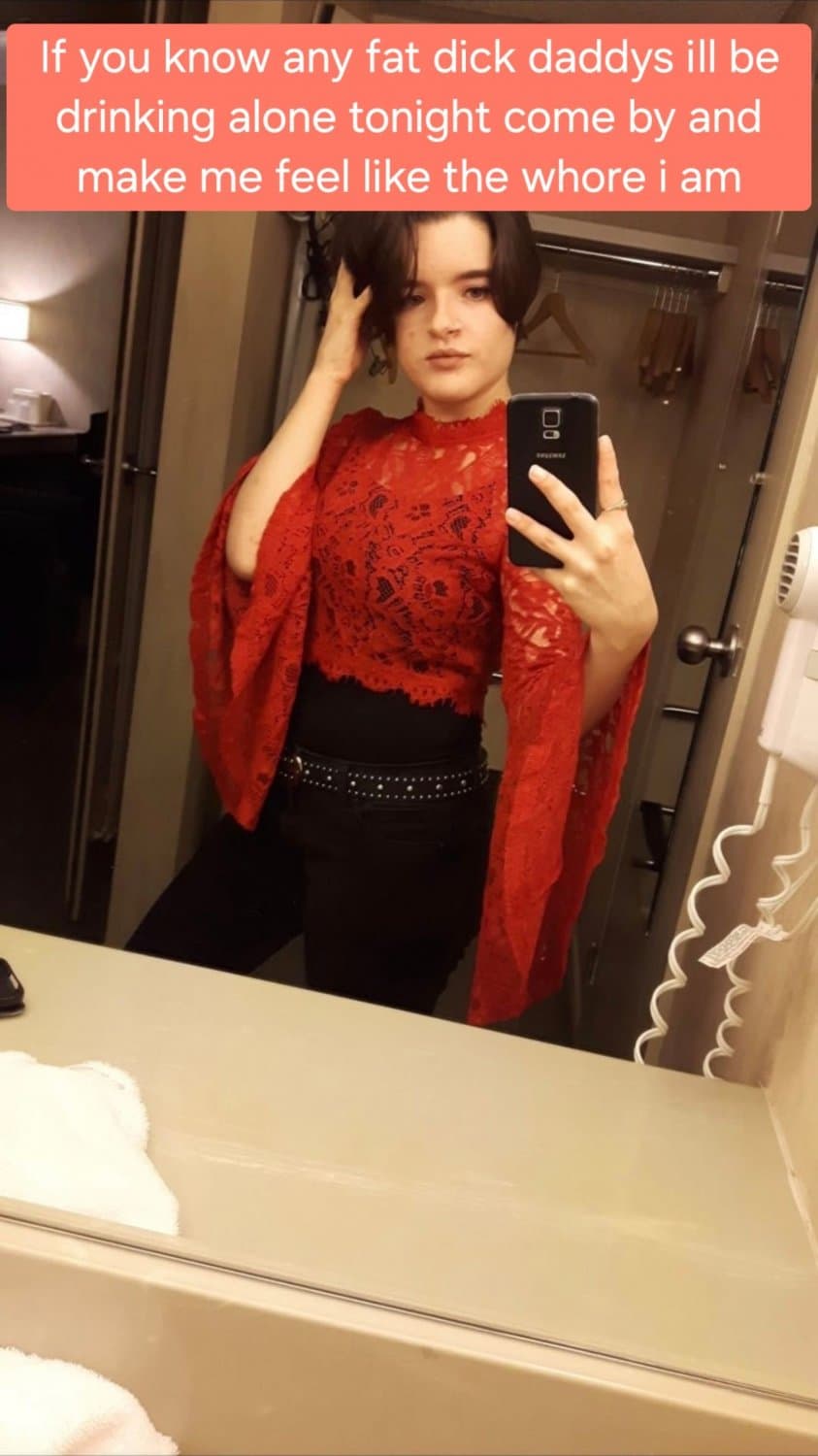 Shy big titty goth GF has no idea she’s a webslut ?