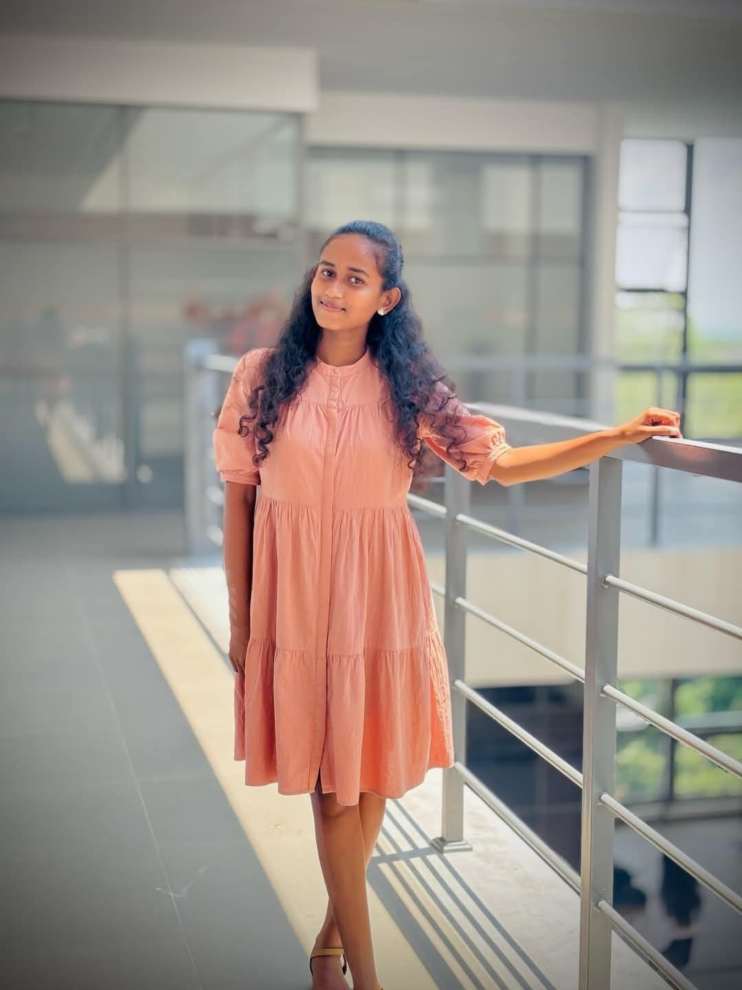 Sri lankan famous dancing girl nude & pussy