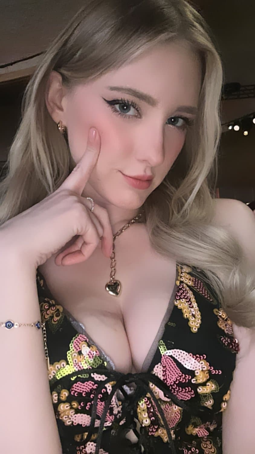 M3l0dŷ M4rKz de longe a minha atriz pornô favorita, amo ela [??]