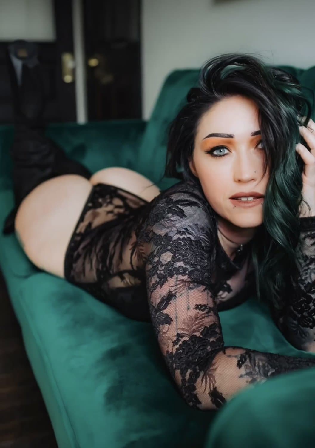 Click to view full size GA TikTok Goth Slut Pierced & Tatted LeAkEd