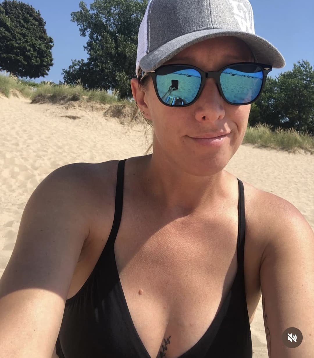 Click to view full size Reita in bathing suit