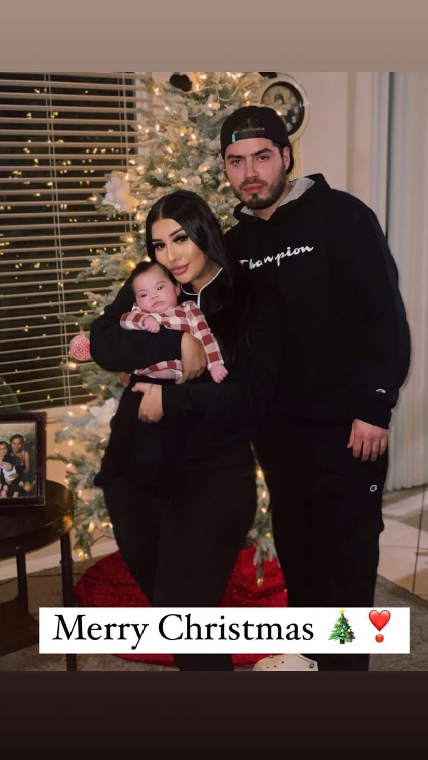 Nicole really got thicker after she had that baby.. you think her baby daddy approves?