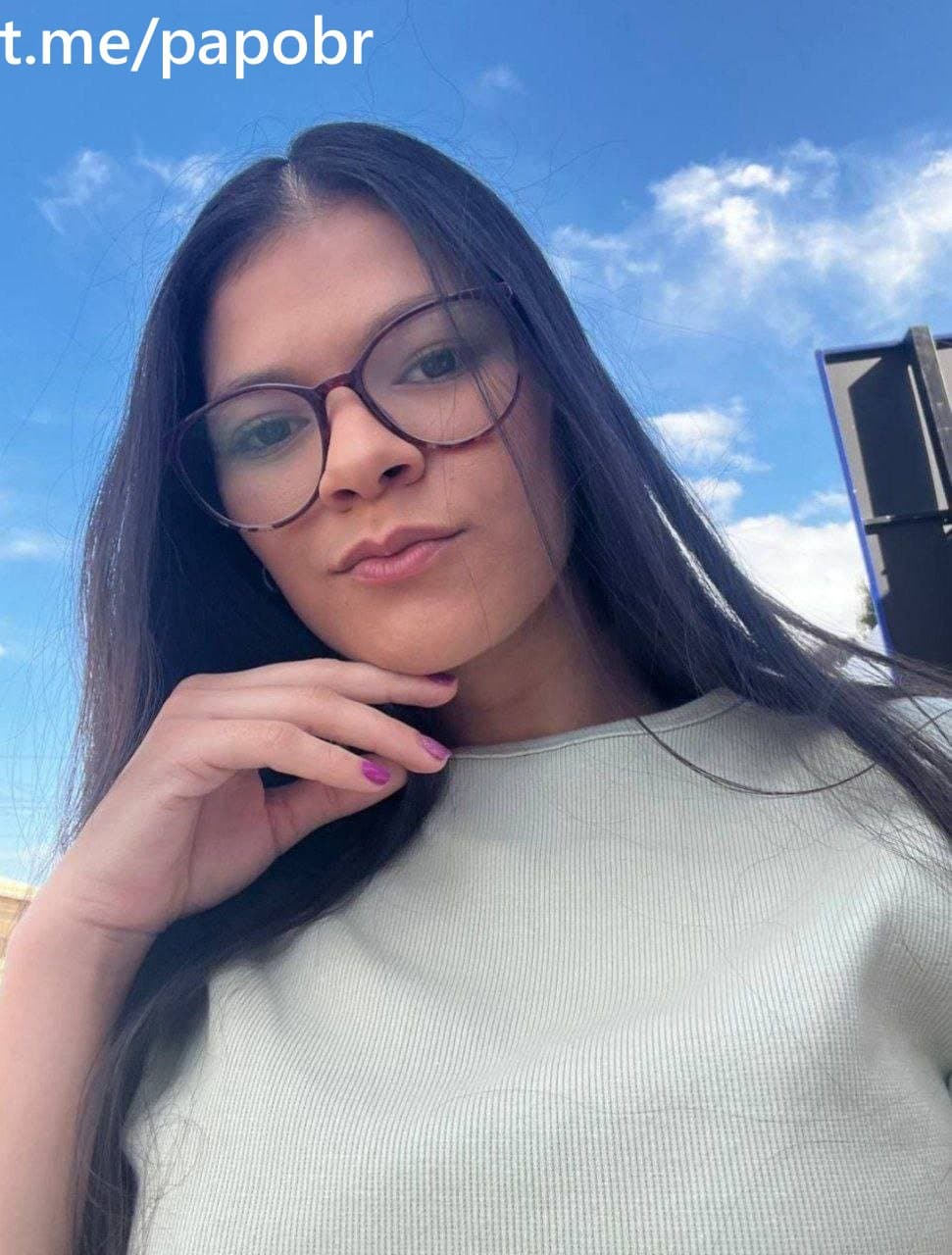 Casal Vazado transando - Namorada mulata pagando boquete babado casada fodendo com buceta