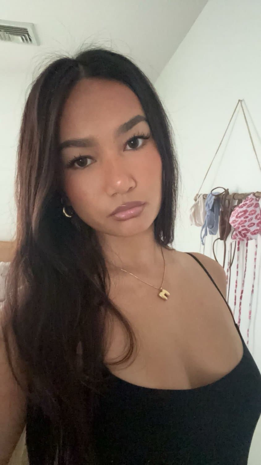 Click to view full size *RARE* Asian Instagram Model’s LEAKED TITS! ??? Check the necklace! Save while you can! ???