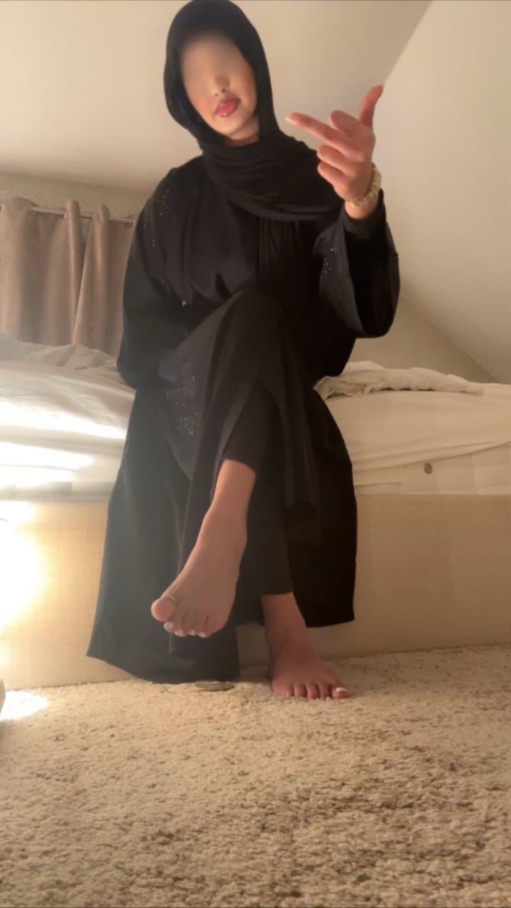 Hijabi Arab feet and spit compilation