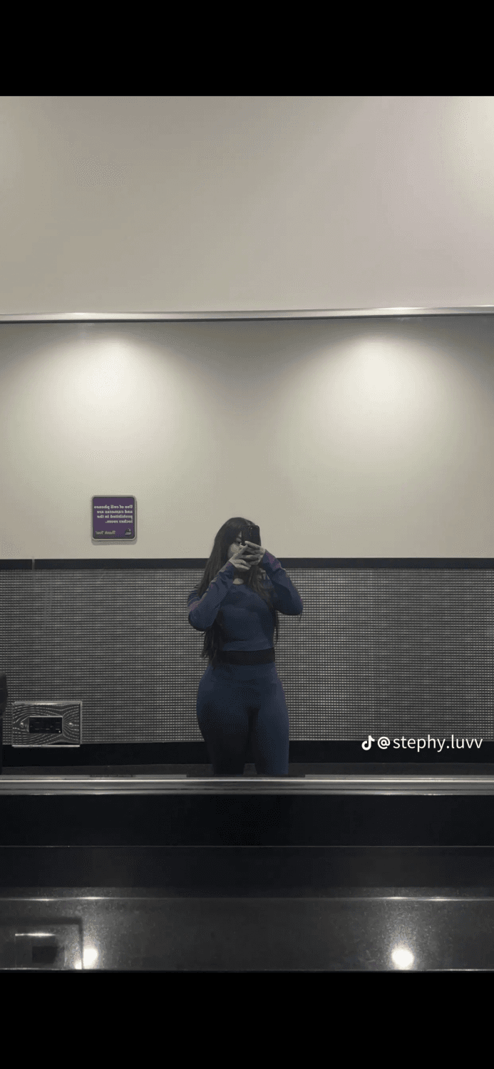 Sexy Chicago Latina slut is a sexy milf too???anybody got her? Dm