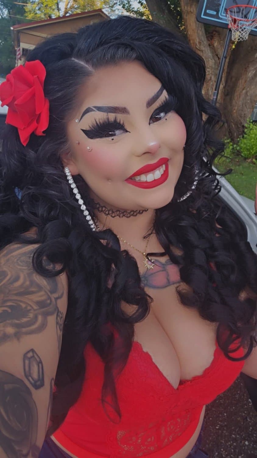 Tru hometown slut,fucking basically anyone when drunk. Literally anyone when drunk