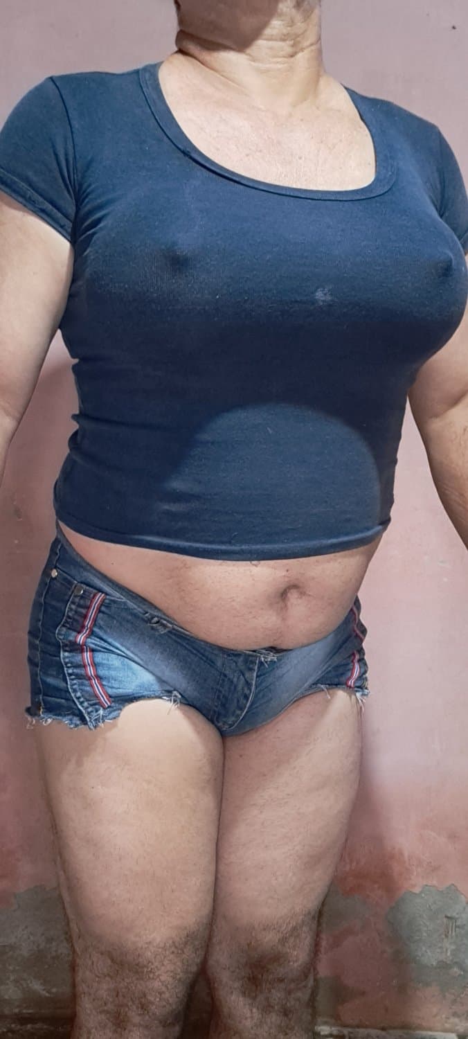 mostrando meu cuzinho