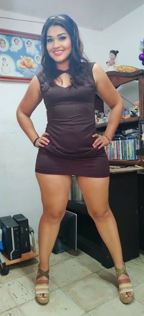 Small titties,  stretch marks and bush