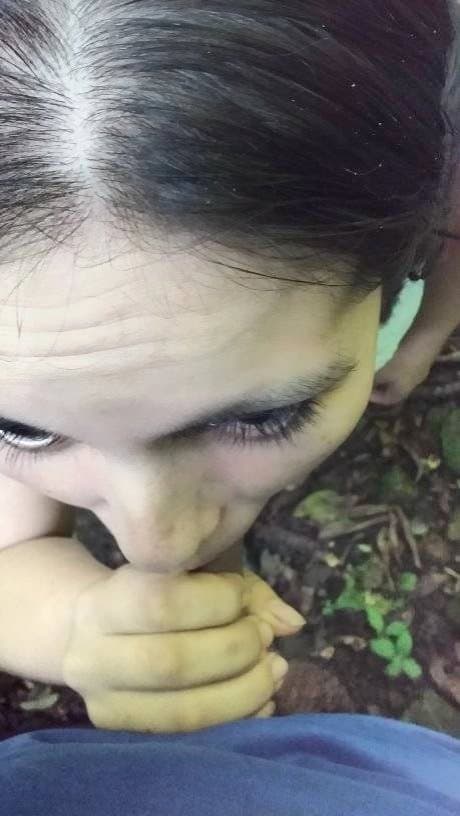 Becky madre puta Salvadoreña se deja coger por mi y mis amigos.