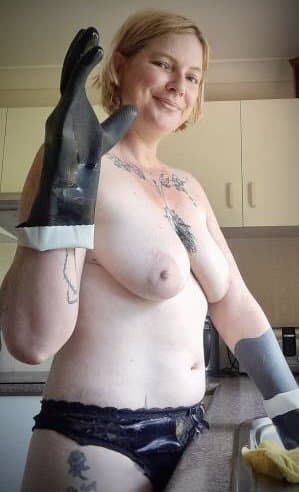 Good look at its saggy hangers