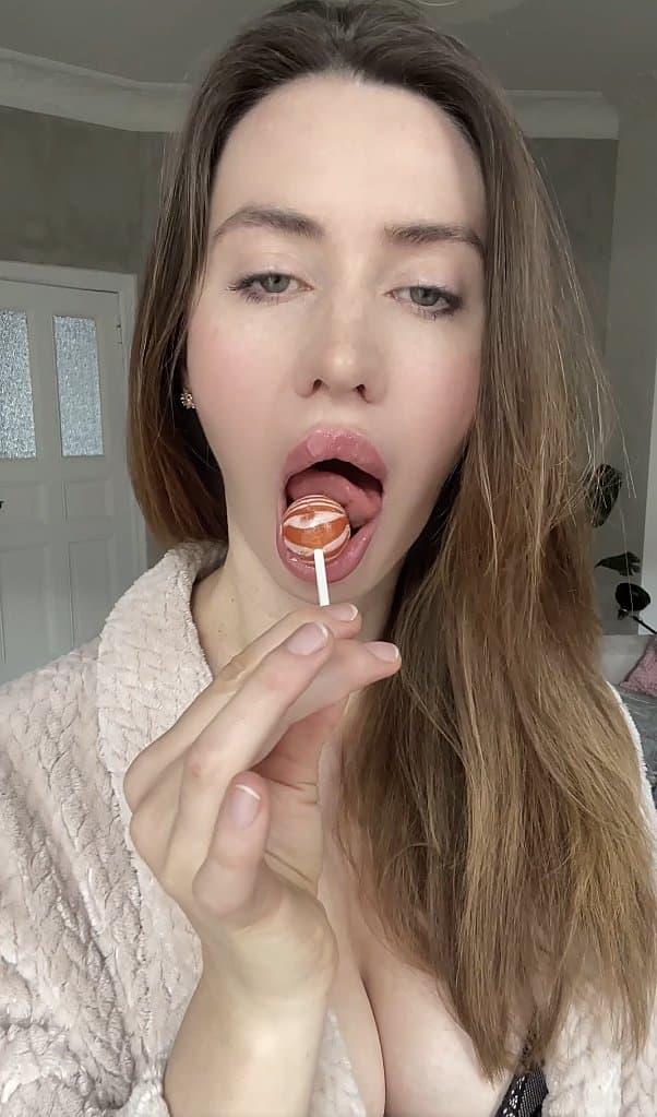 Marie a Lollipop Licker