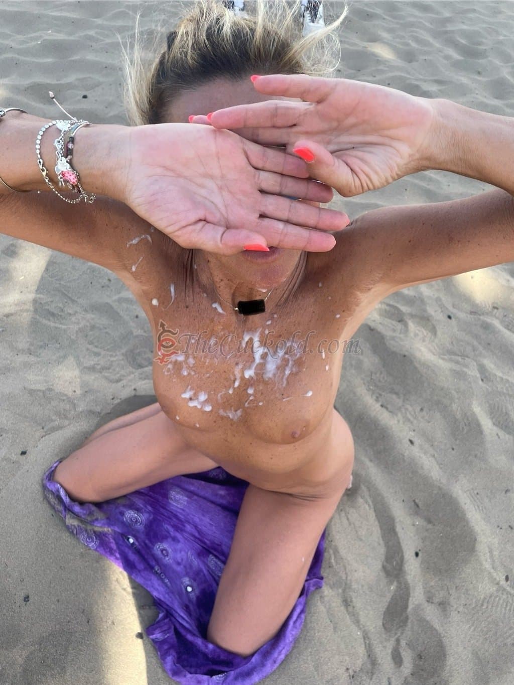 Amateur married Italian sex goddess is a heavy squirter and bukkake lover