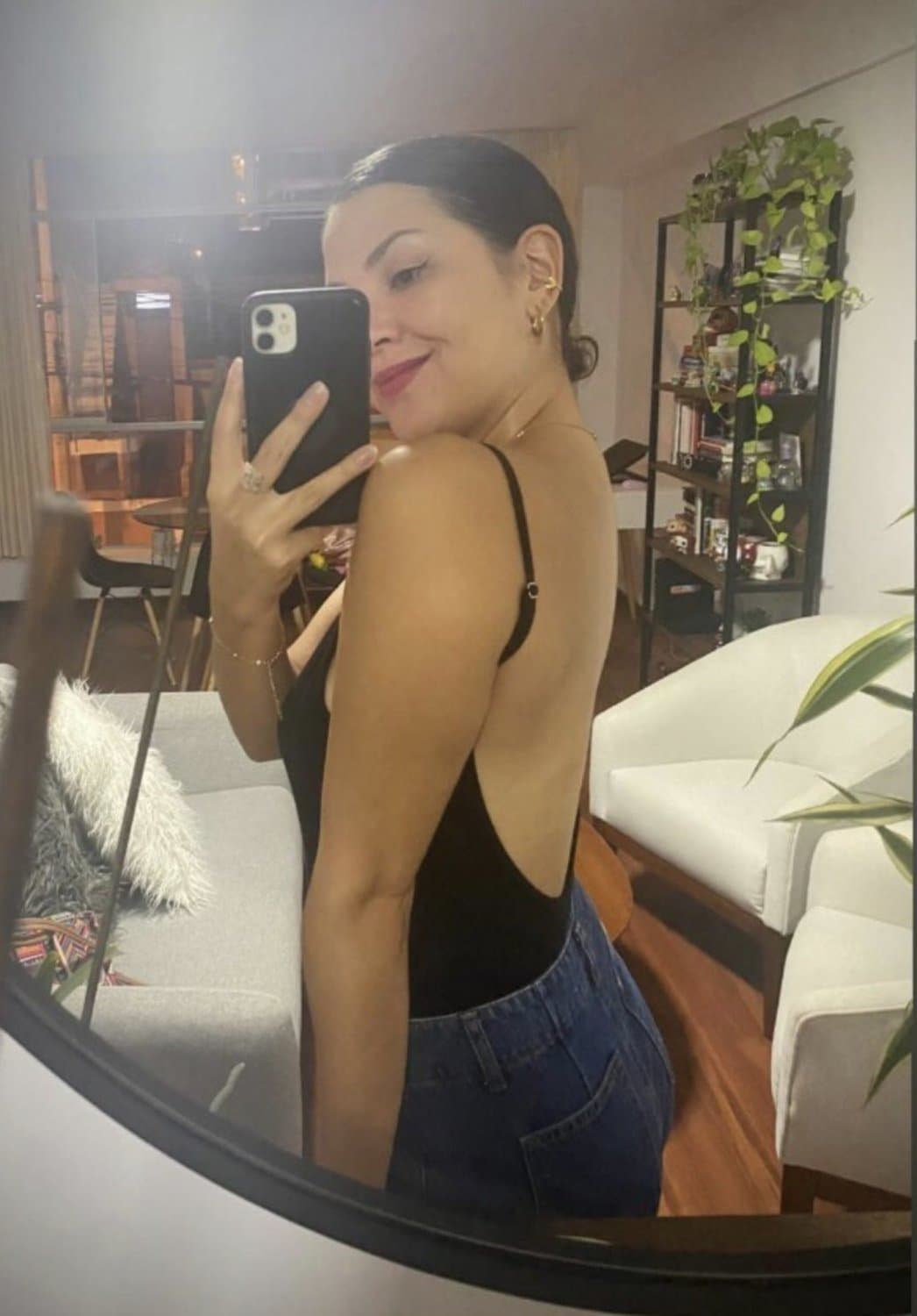 Hot Asian-latina with big boobs and amazing legs. Enjoy!