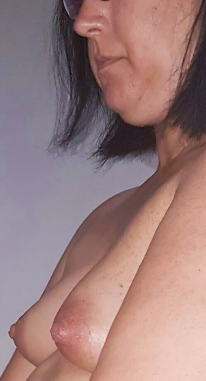 Mature hotwife shared