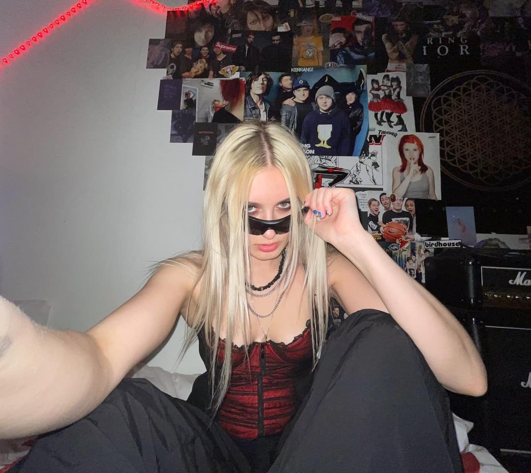 South Arcade singer Harmony