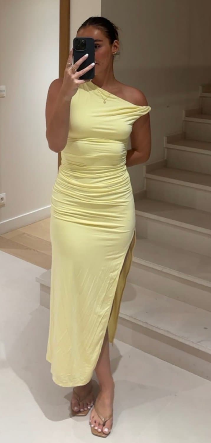 Kenna has Small tits and a Nice Ass