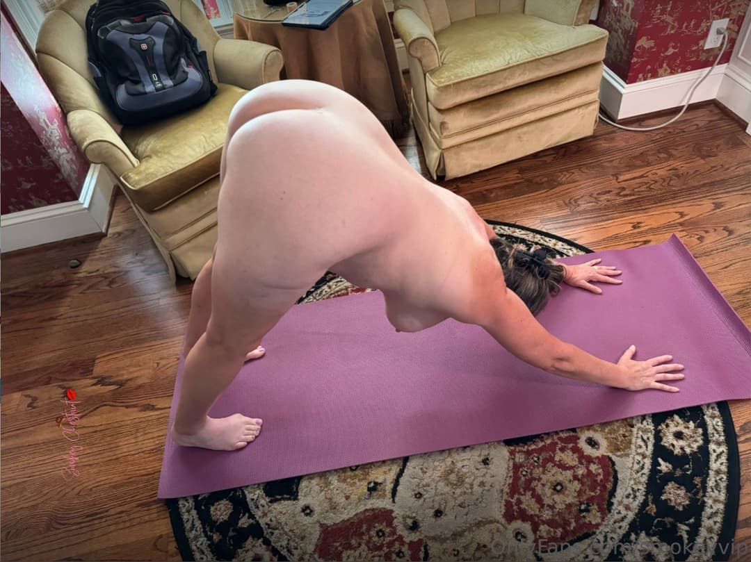 BBW Hot Milf Mature Gilf big tits showing shaven pussy and pawg big ass white wife while doing yoga