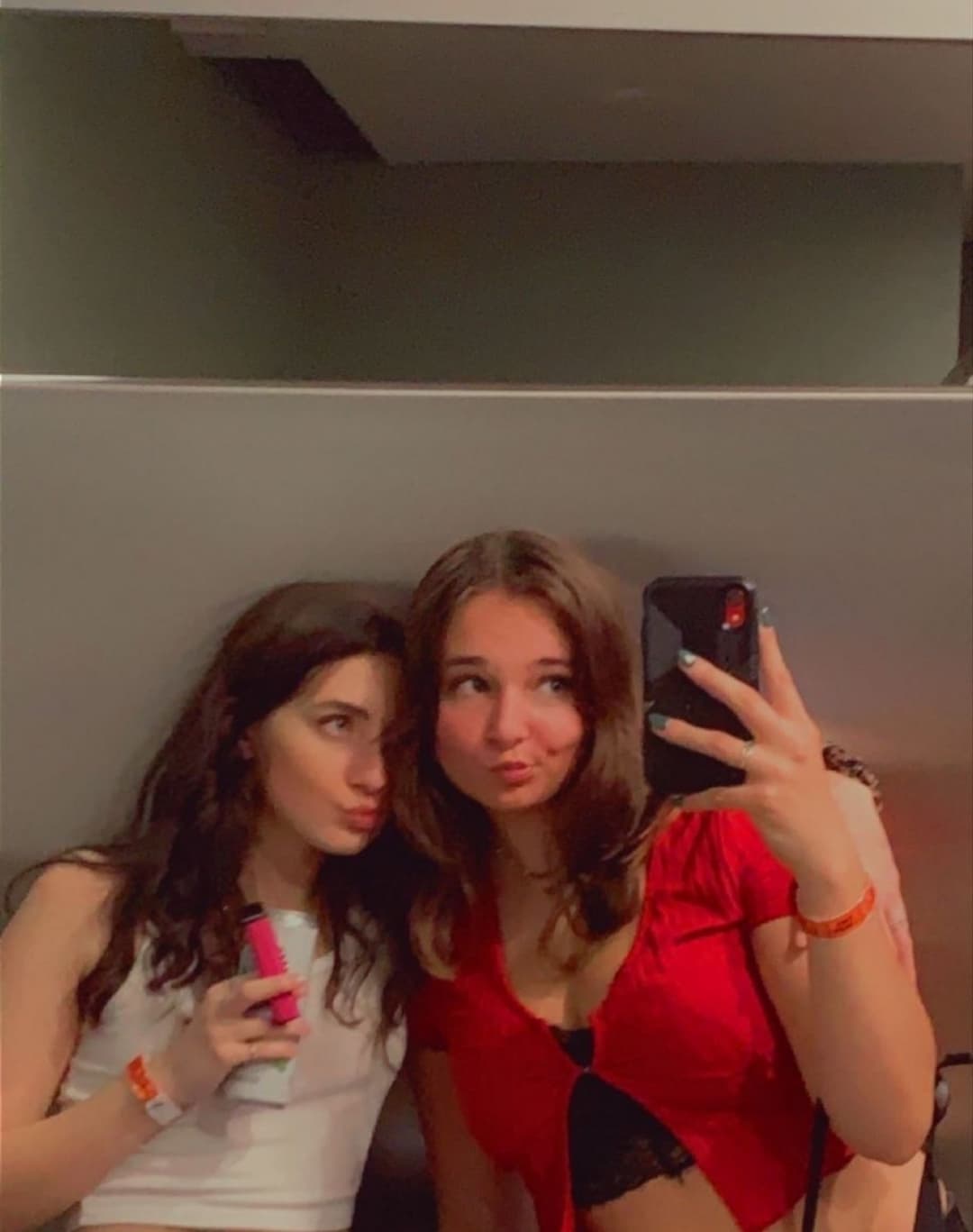 Ceriena‘s cumface and sexy body