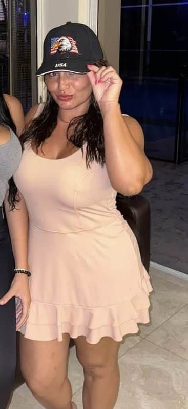 Floridia Spanish milf Mafe Gordon