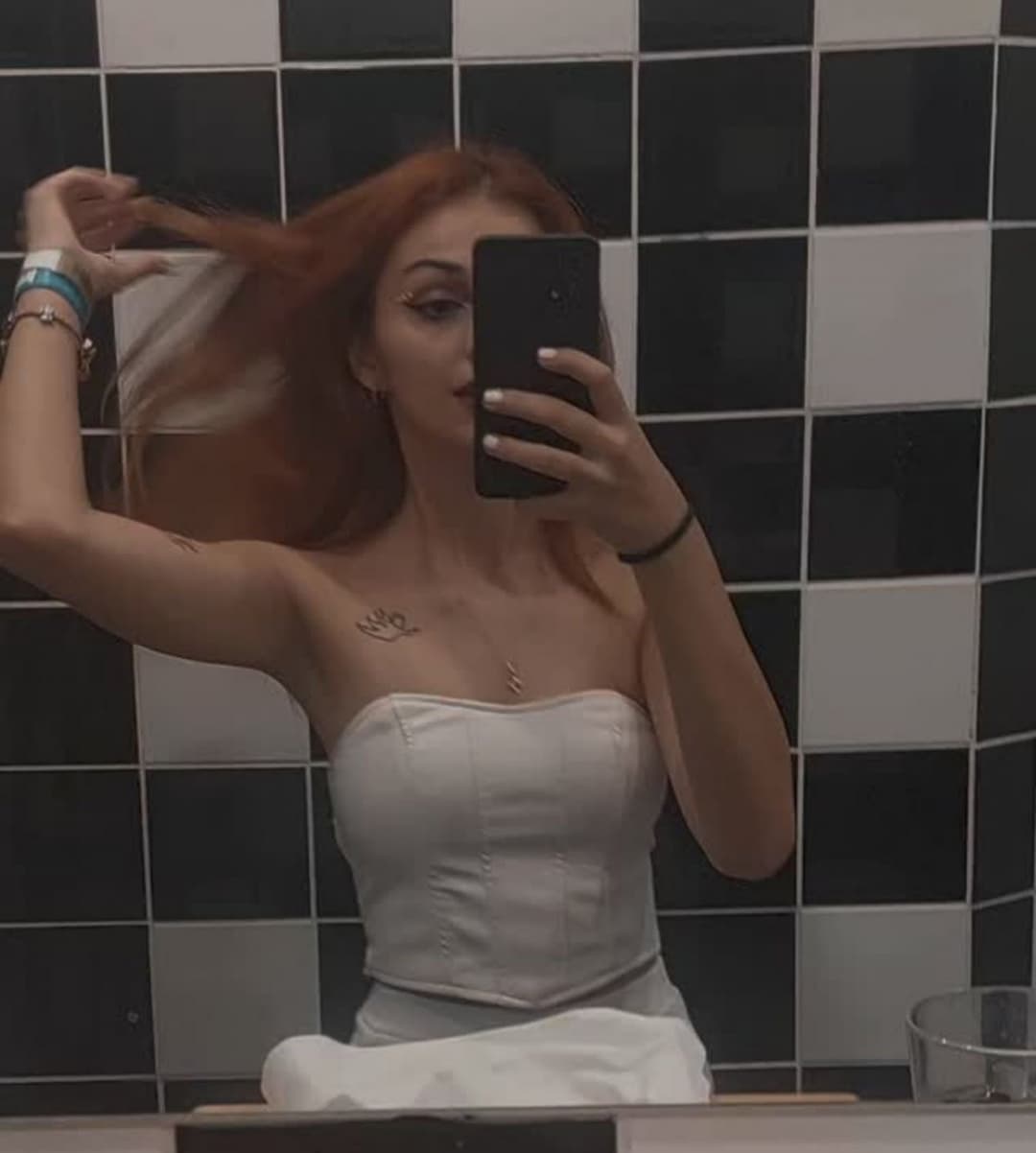 horny coworker wanted to share jasmin 21 because she is made for big cocks