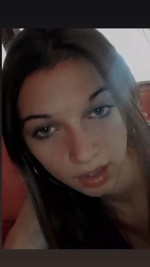 Mina que un seguidor me pidio que la suba nose si alguno sabe y tiene mas de ella