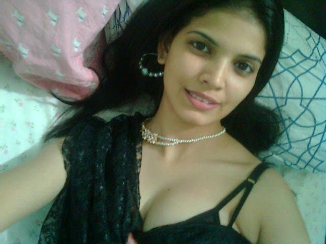 Click to view full size Hot Desi Indian Whore Selfie Leaks