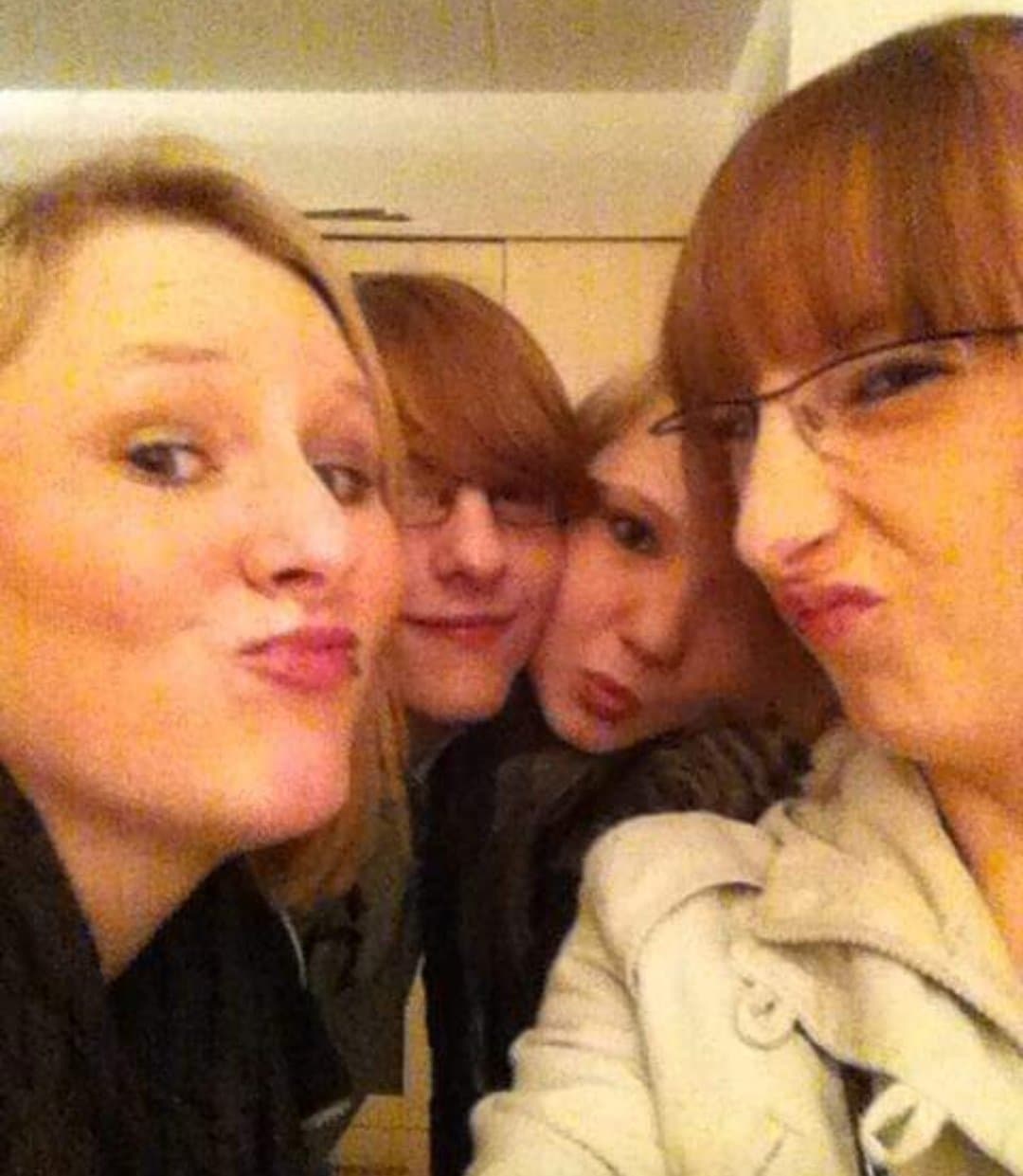 Meine Freundin Lisa und ihre Familie Deutsche Webhure mit der Bitte um Repost