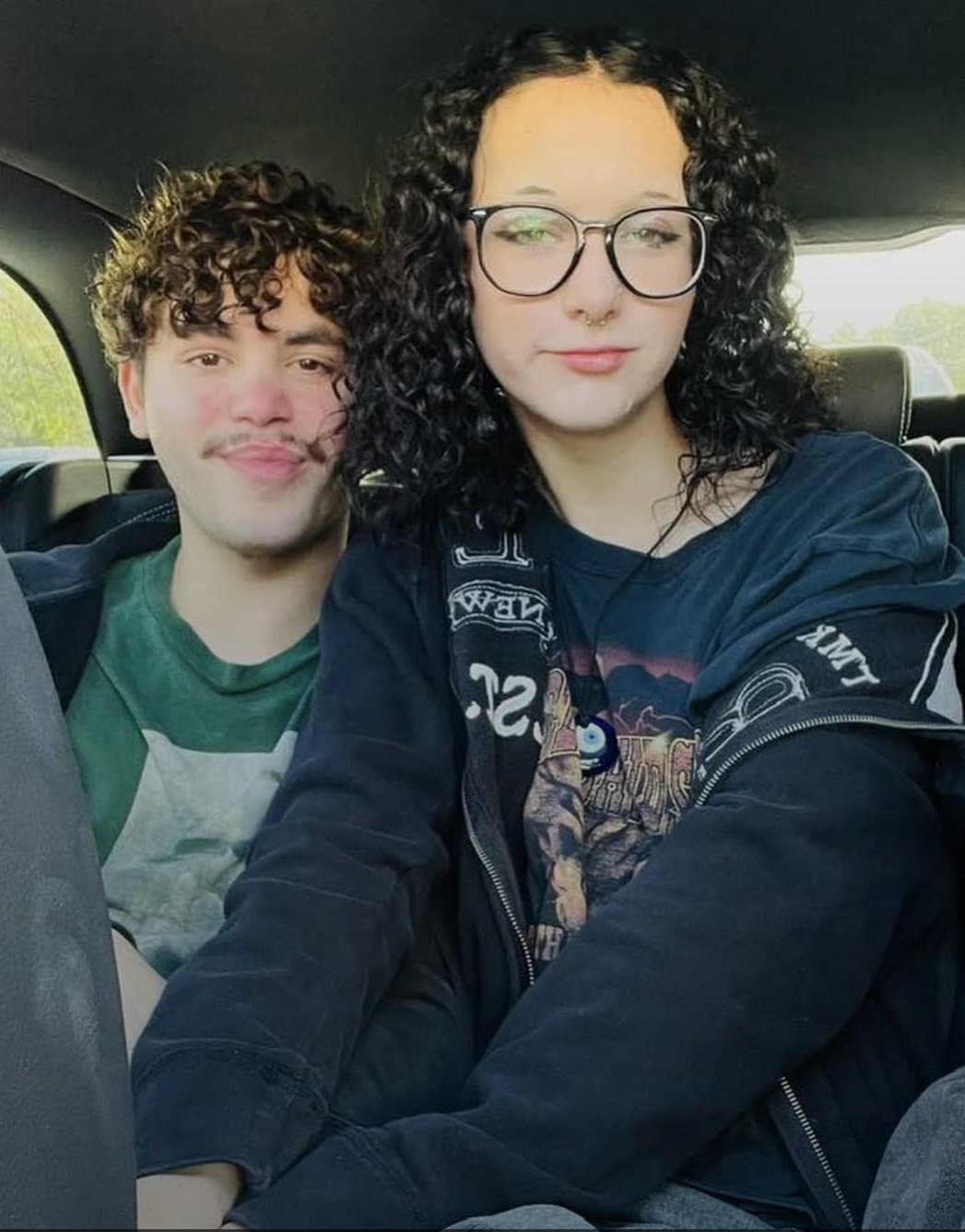 Crush took a pic sitting on my classmates lap so i’m posting her  #jacksonrothchildfuckedmybitch