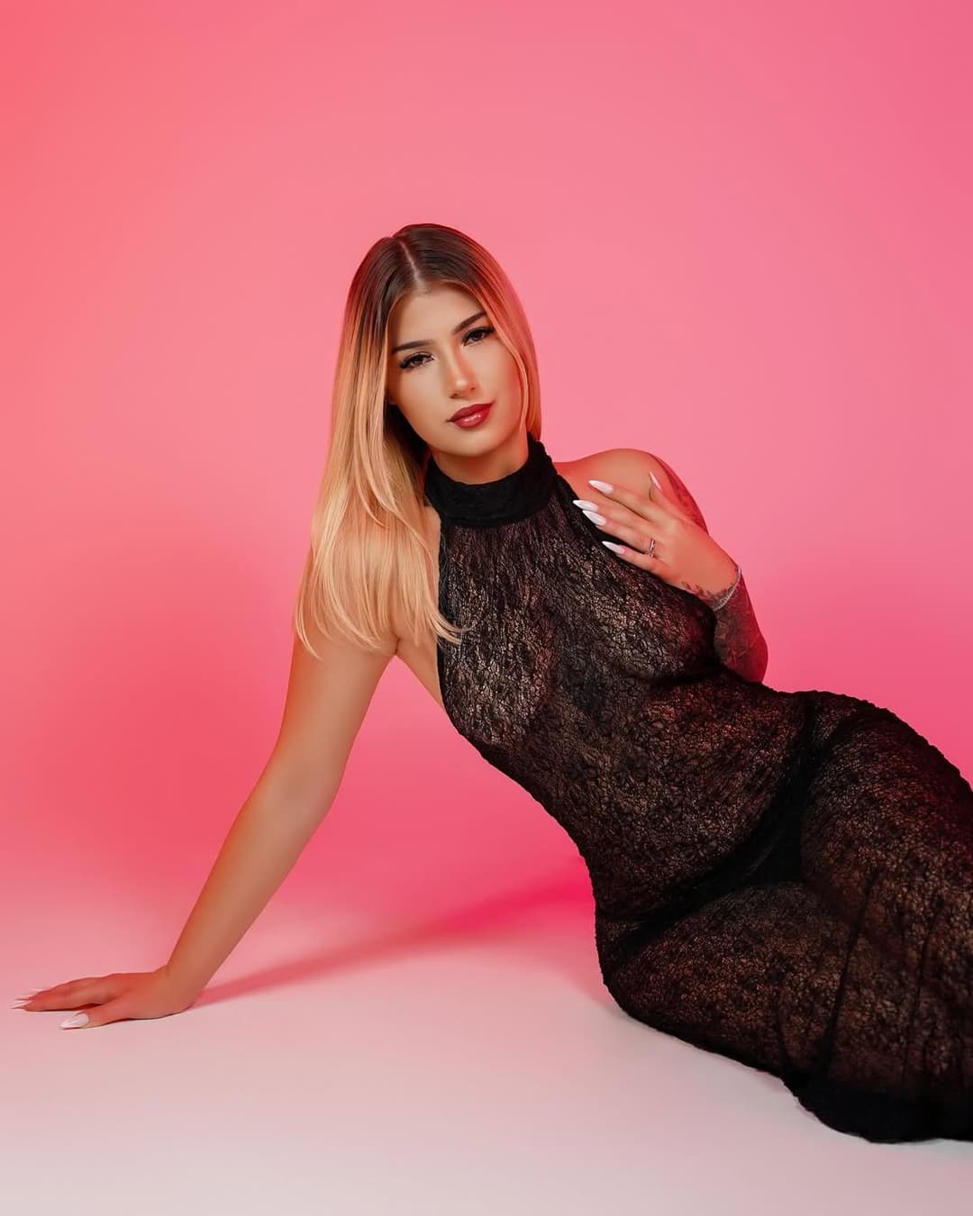 Viktoria, The Classy Gold Digger