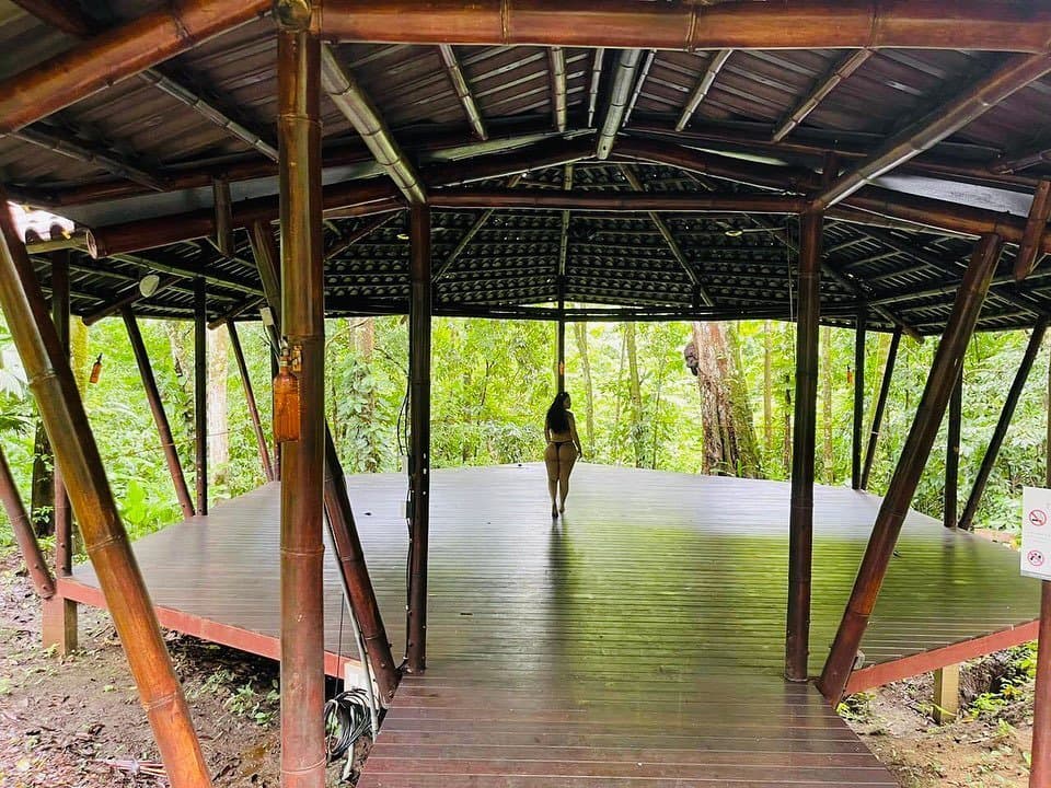 thick girl from central america