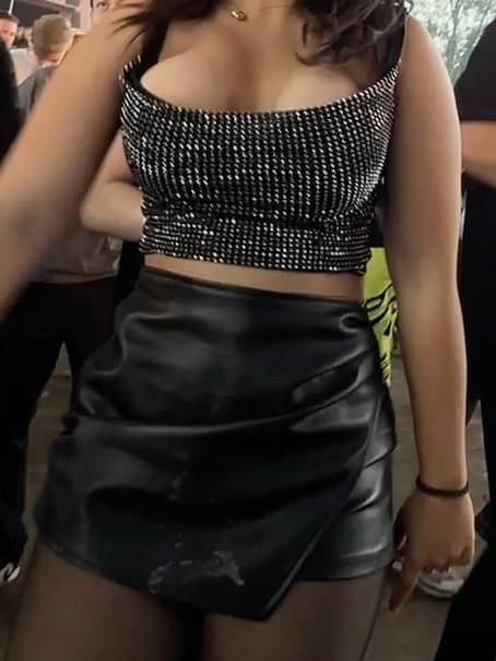 Bouncy boobs at festival (nipslip?)