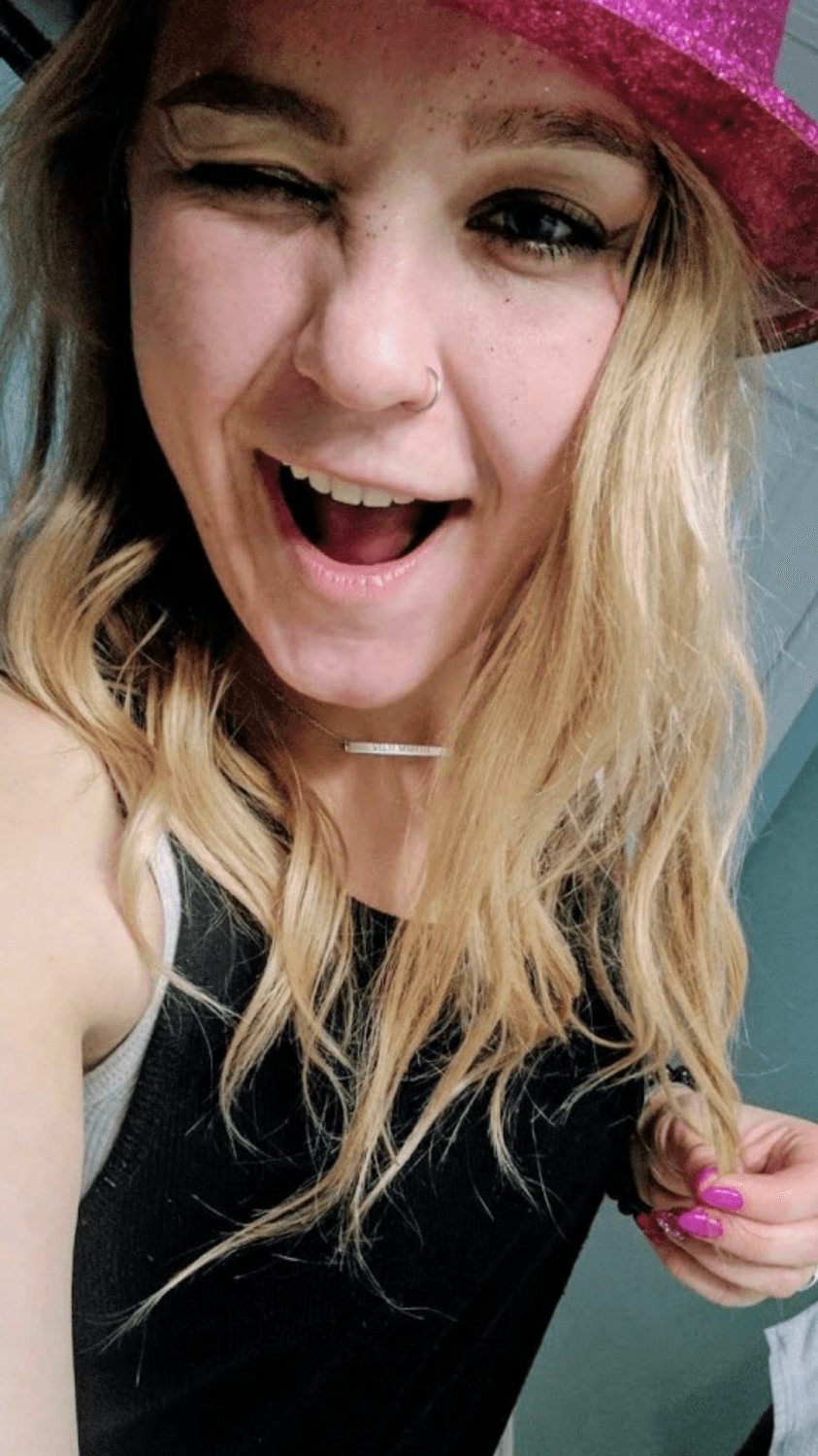 Still some good miles left on this used whores cunt. Love mature MILF’s