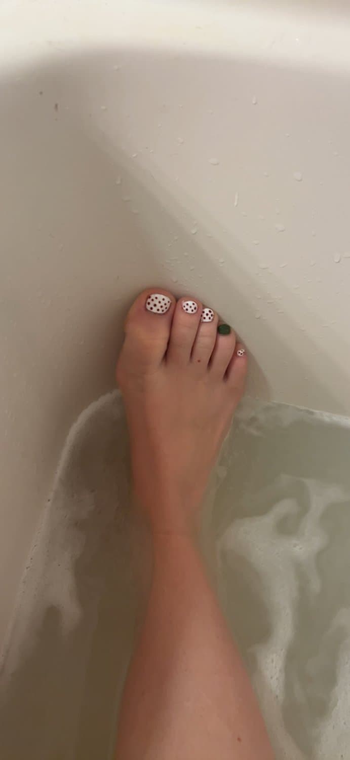 Sexy barely legal 19 yo blonde teen gf hot deepthroat blowjob and feet leaked