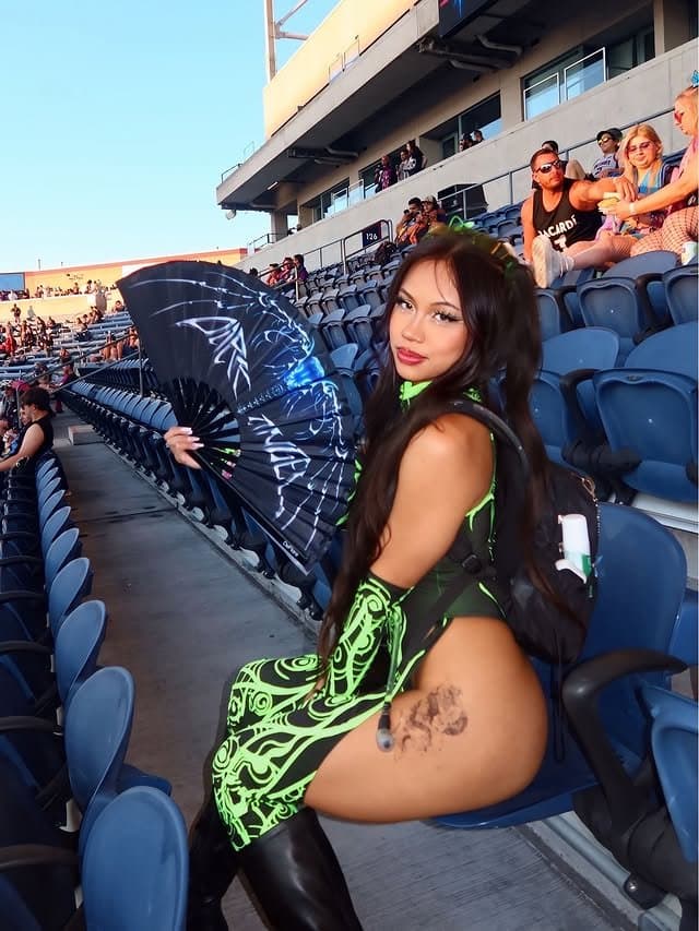 Sexy phat ass ABG teen Noelle