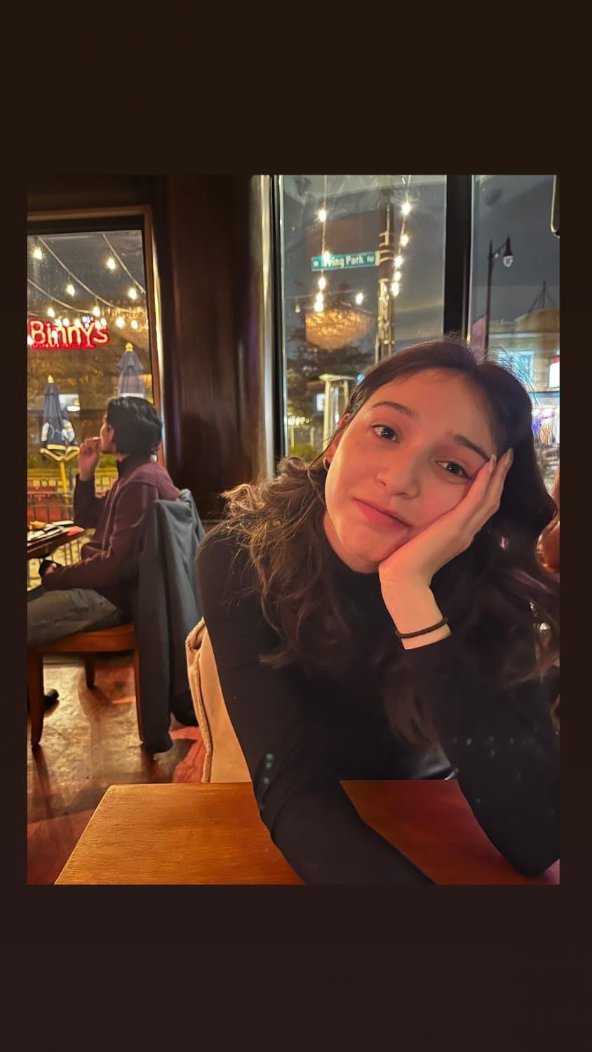 Chicago Good girl turned slut for older men Chicago realtor Carolina Correa socials in comments