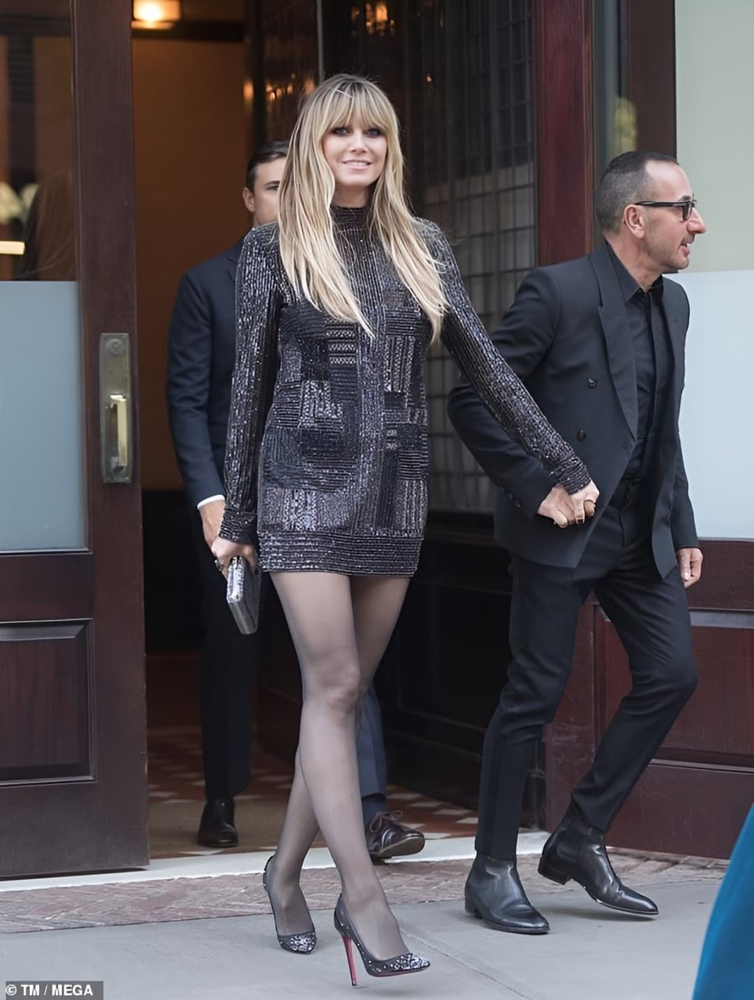 Paris Hilton and Heidi Klum wank mix