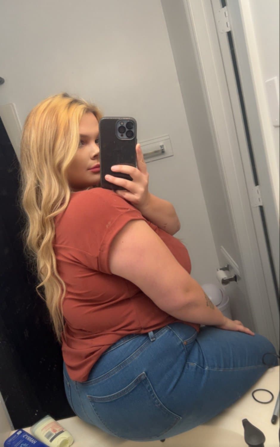 Lesbian Makeout In Bathroom