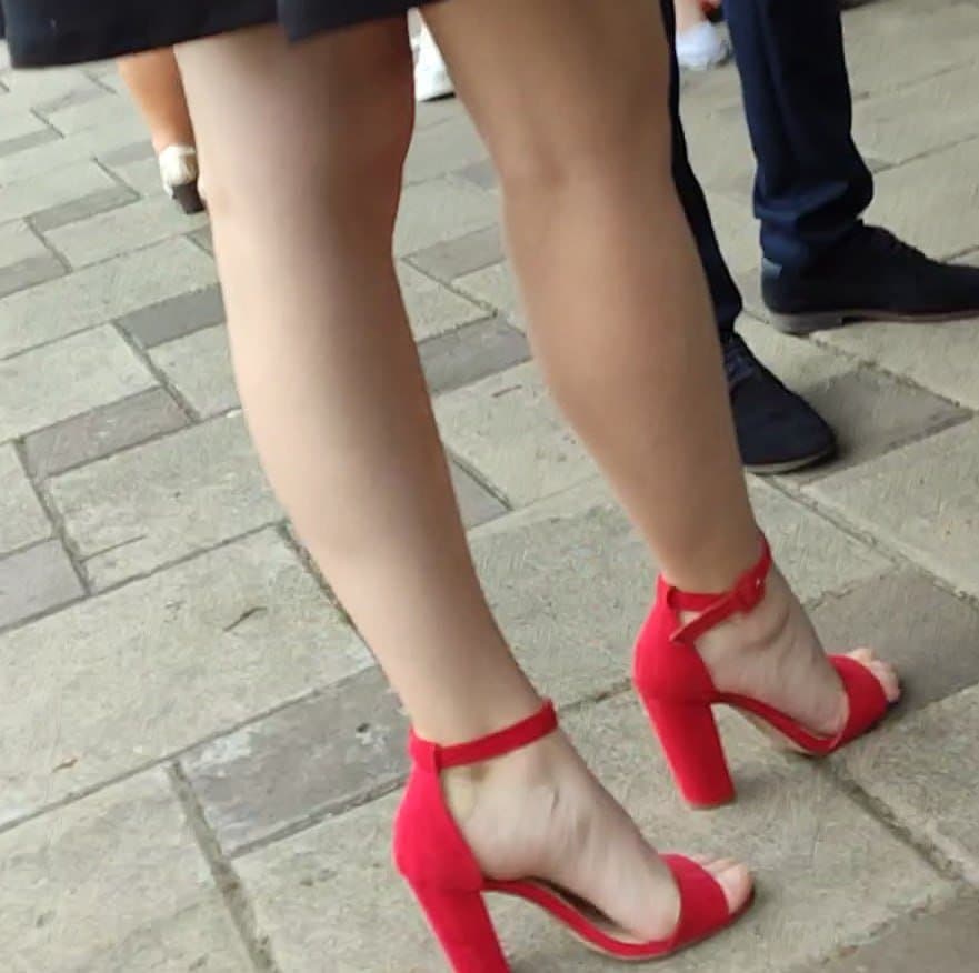 Hot legs in heels /sexy feet/candid
