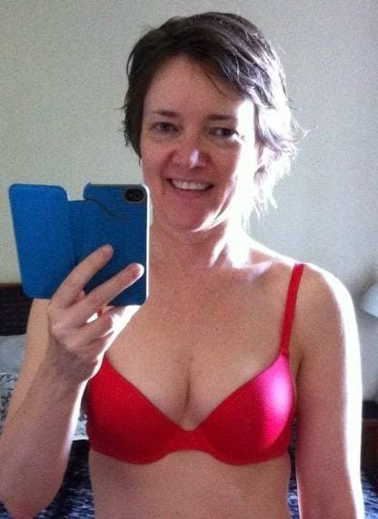 Marie, 56, Mother, Grandmother from the USA. She want to become famous. Comment her for her hubby