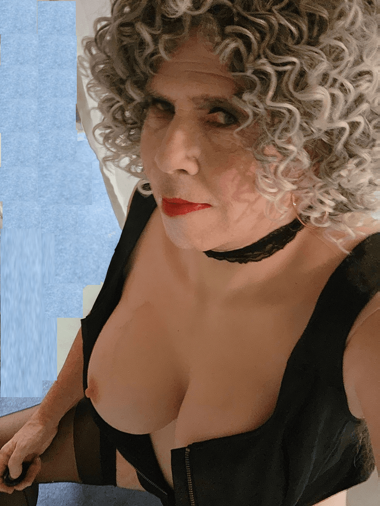 The theme is lipstick - and using my lips to please daddy