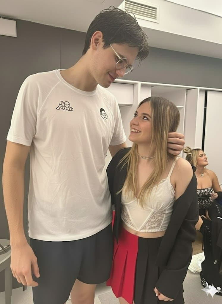 RIVERS GG TERMINA EN GLORYHOLE Y MAMADA EN LOS CAMERINOS