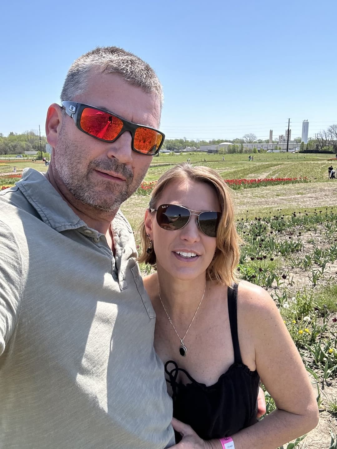 Takes cum but does not cum