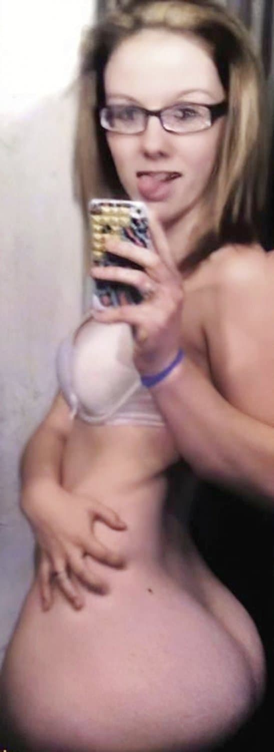 big ass michigan slut showing off her round ass!