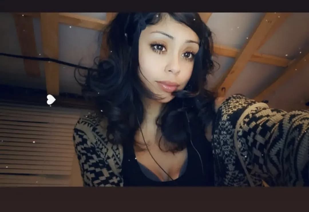 latina jenny Ortiz anyone know or got her dm plz ?