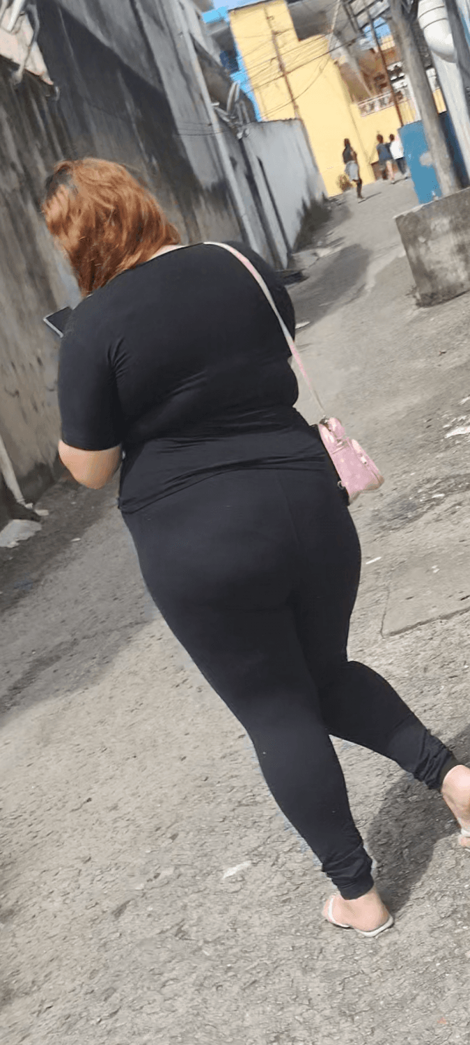 Gordinha gostosa ( Cara de safada que goza dando o cuzão) + Bônus -Gostosa do rabo lindo de legging.