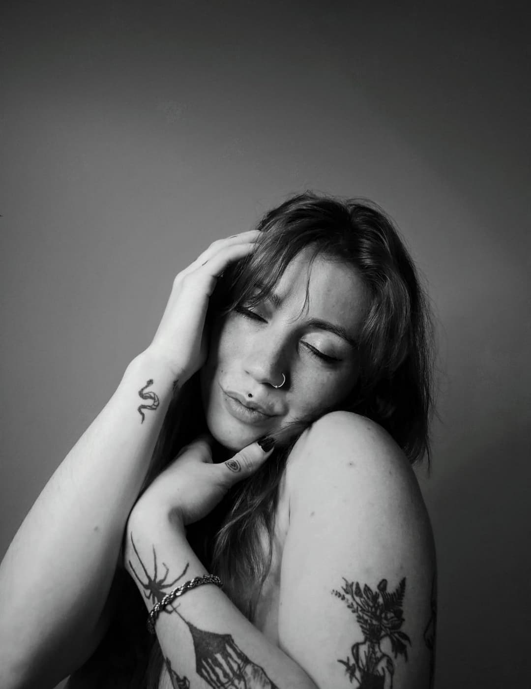 My sister and her creamy dirty panties. She just need some tribs and milk ??