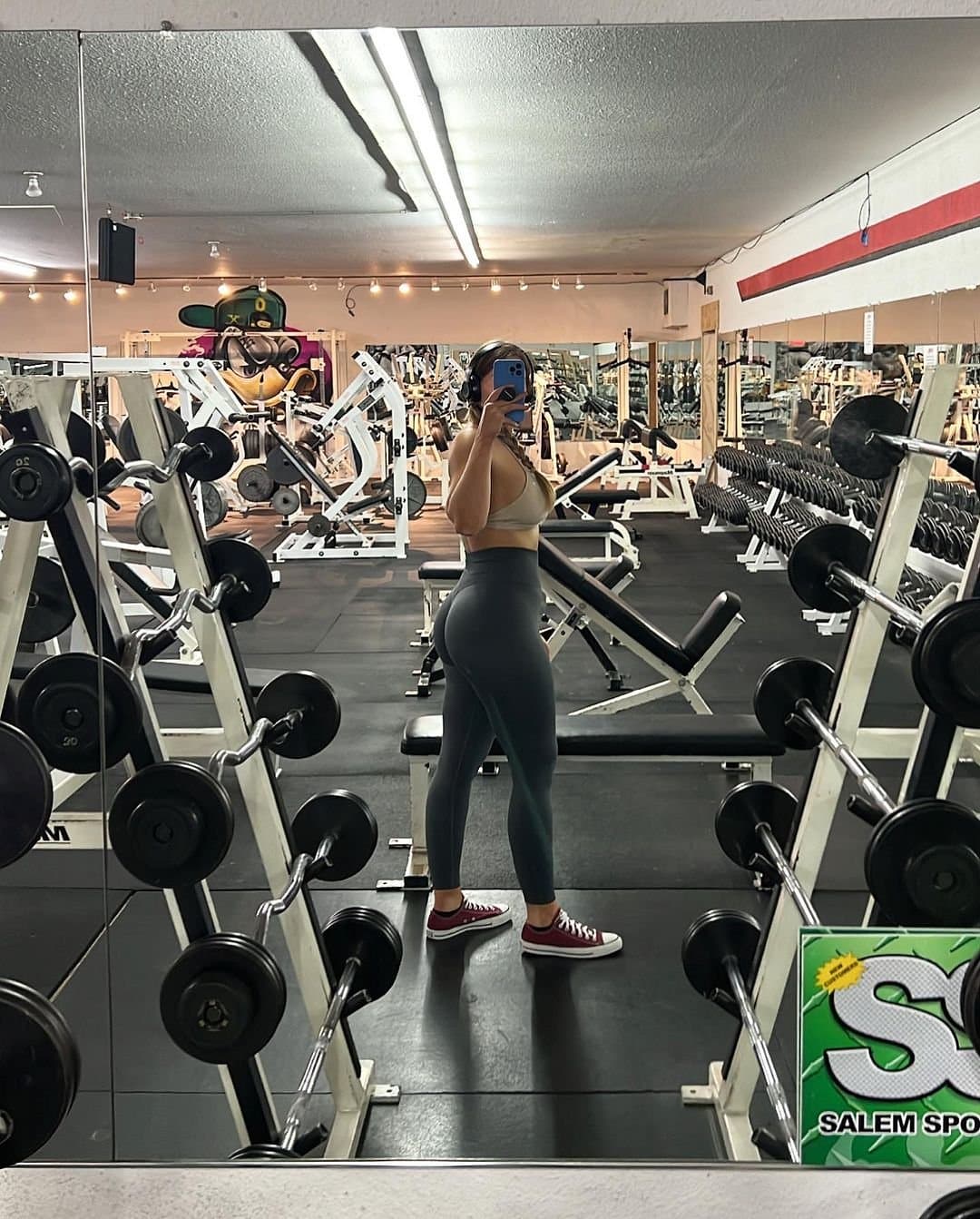 Thick Latina vs. Thick white girl pick