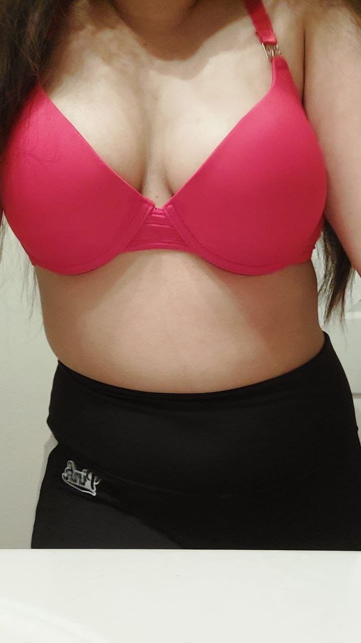 muy inocente a la vista de todos, pero la puta se deja cojer por todos los que sea